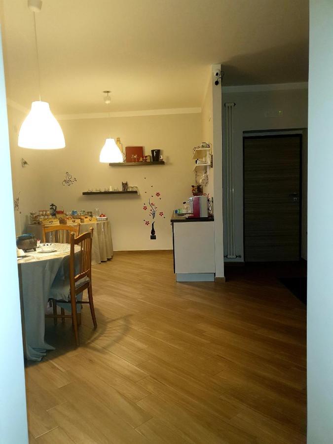 B&B Tre Passi Dalla Torre Монтесаркьо Экстерьер фото