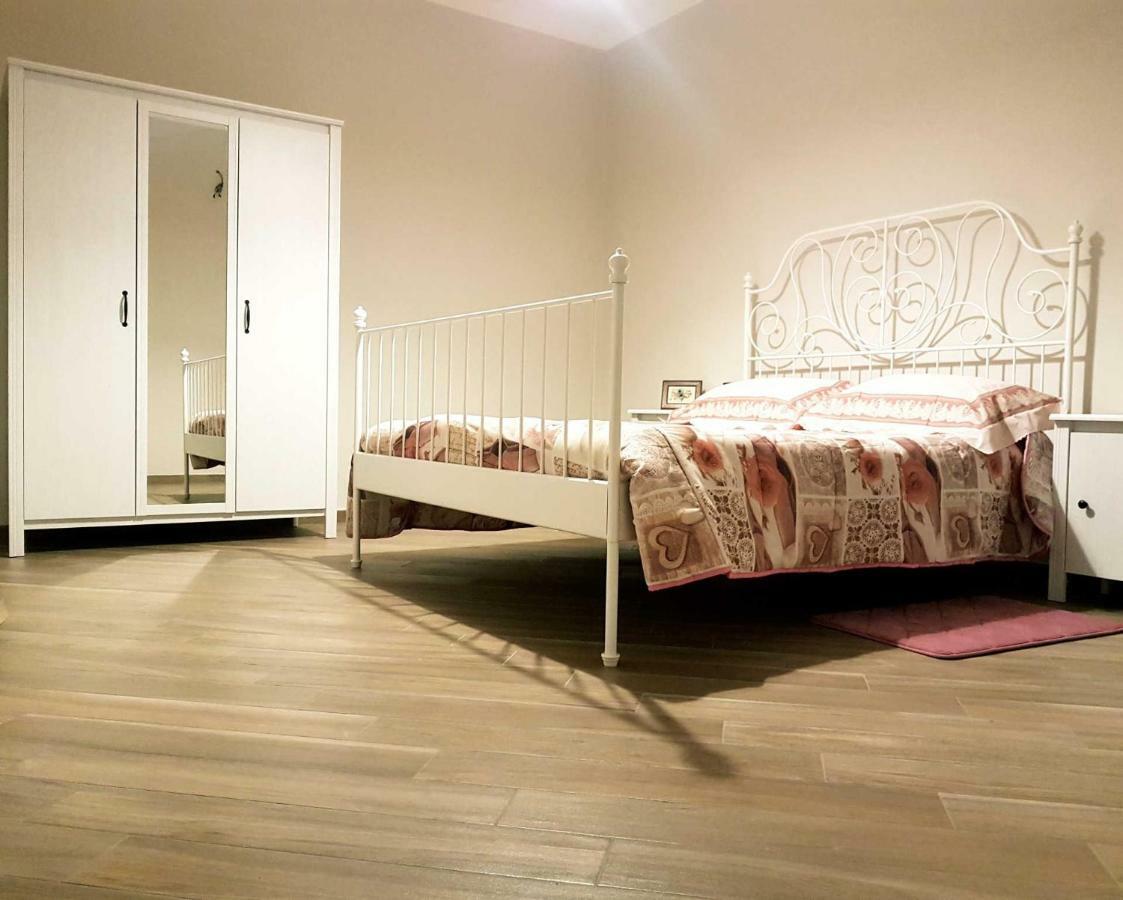 B&B Tre Passi Dalla Torre Монтесаркьо Экстерьер фото