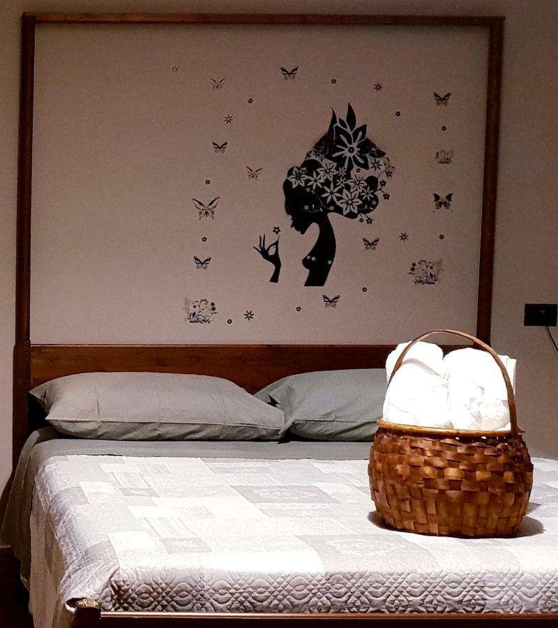 B&B Tre Passi Dalla Torre Монтесаркьо Экстерьер фото
